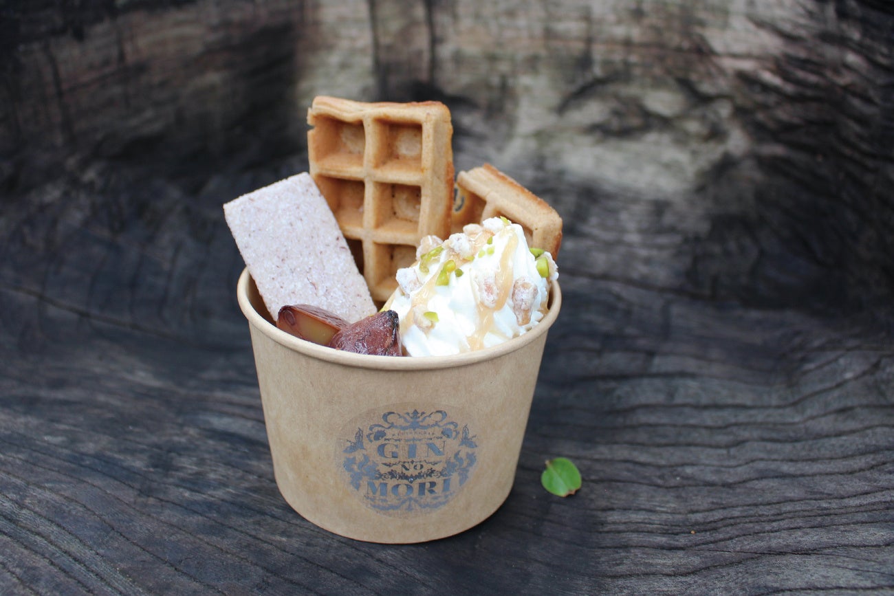 どんぐりワッフルパフェ