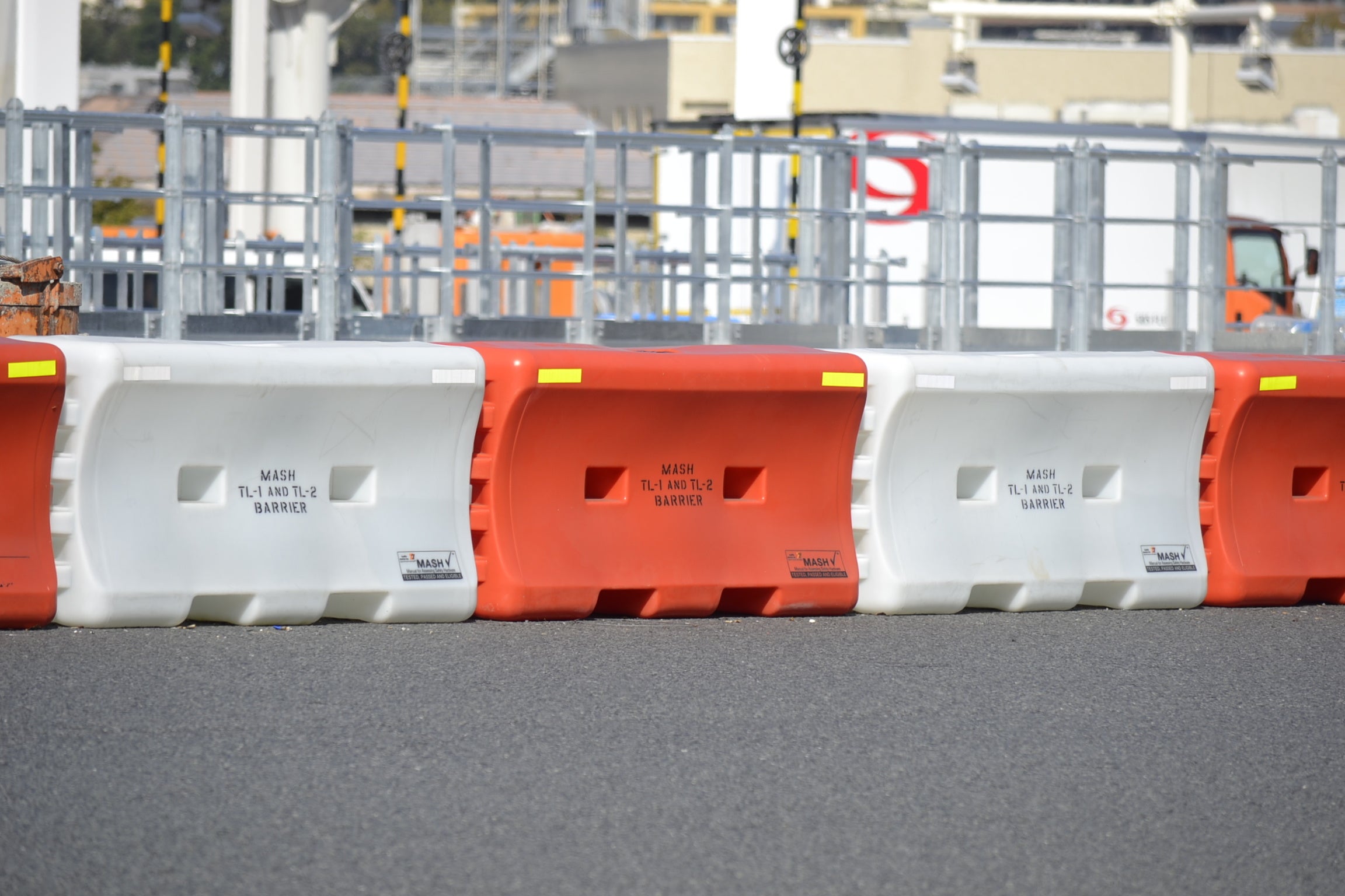 ウォーター・ケーブル・バリアー