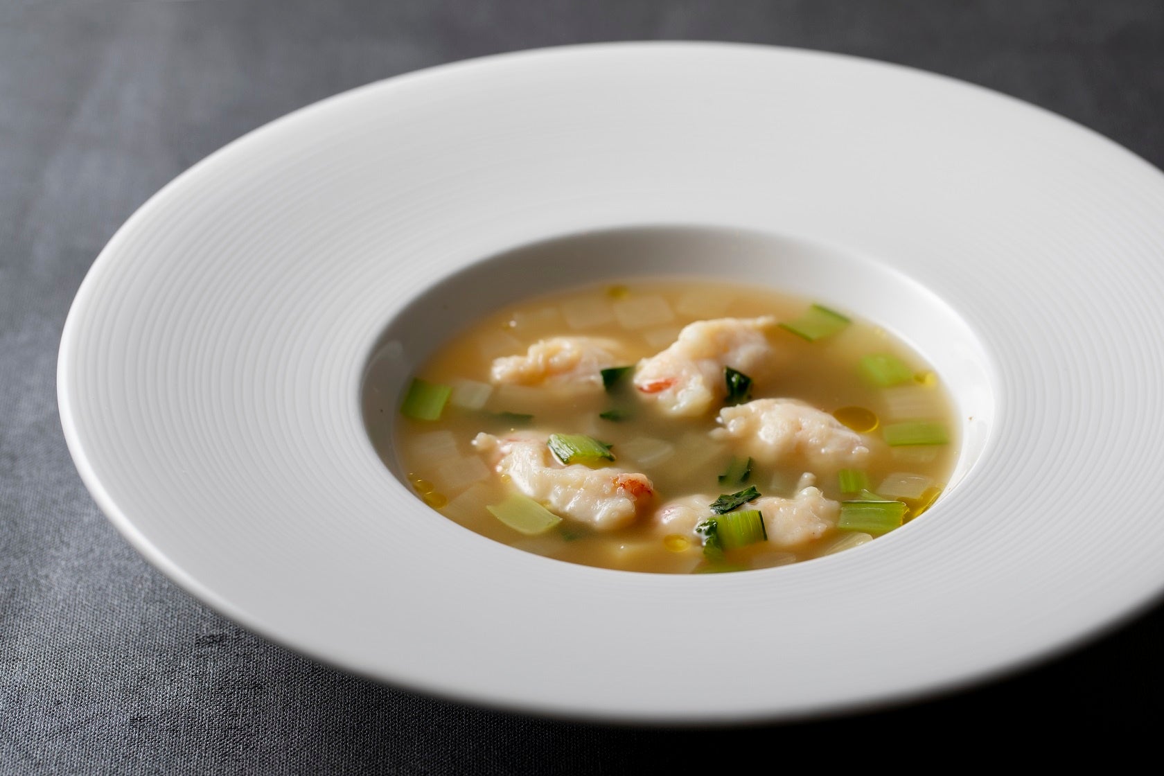 海老とイカのクネルと五郎島金時と小松菜のスープ