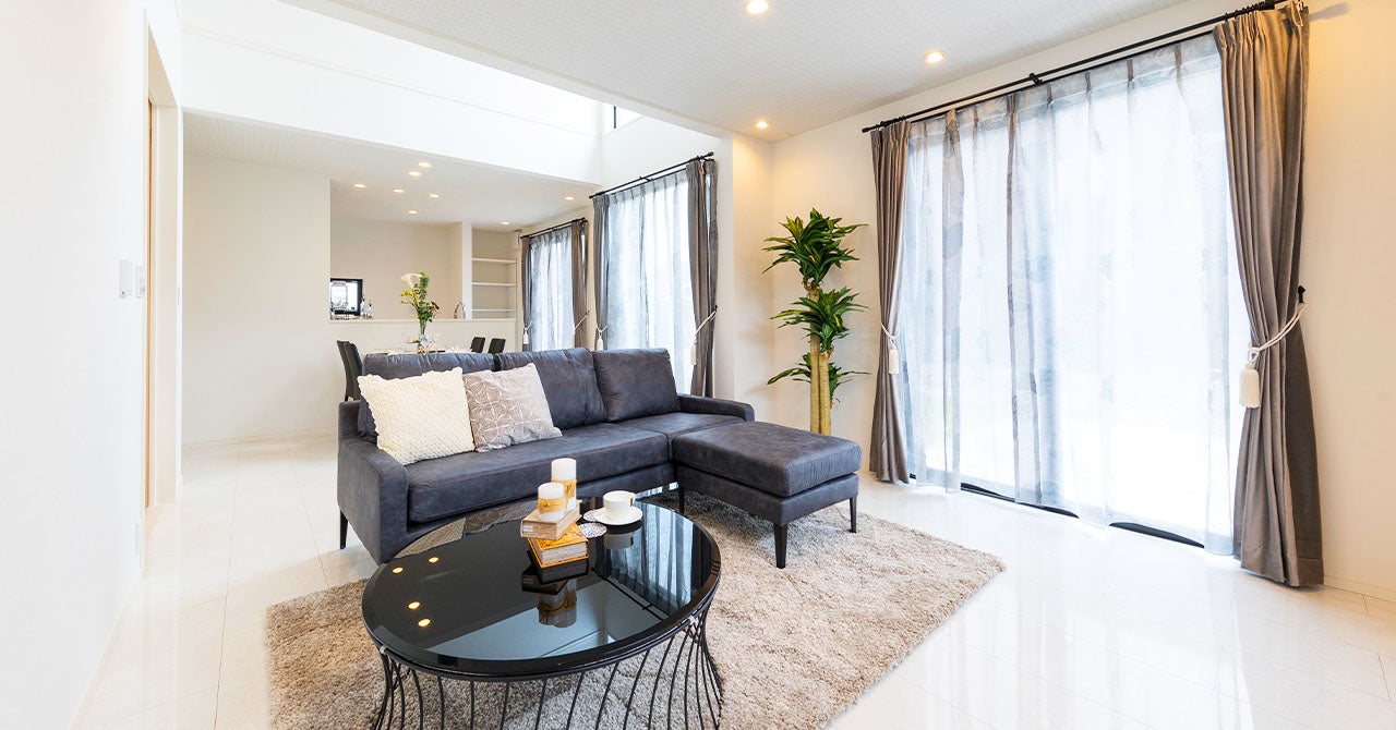 22帖のLDKは吹き抜けで解放感があります。