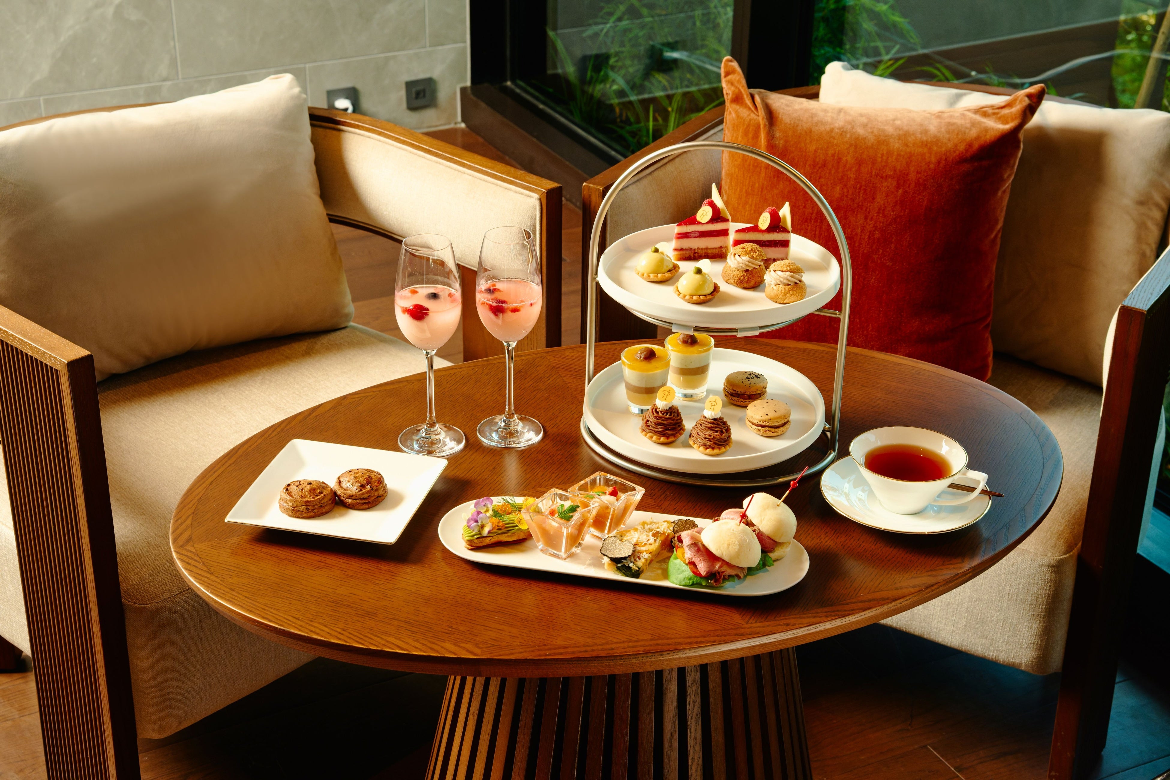 ピエール・エルメ・パリとのコラボレーション アフタヌーン