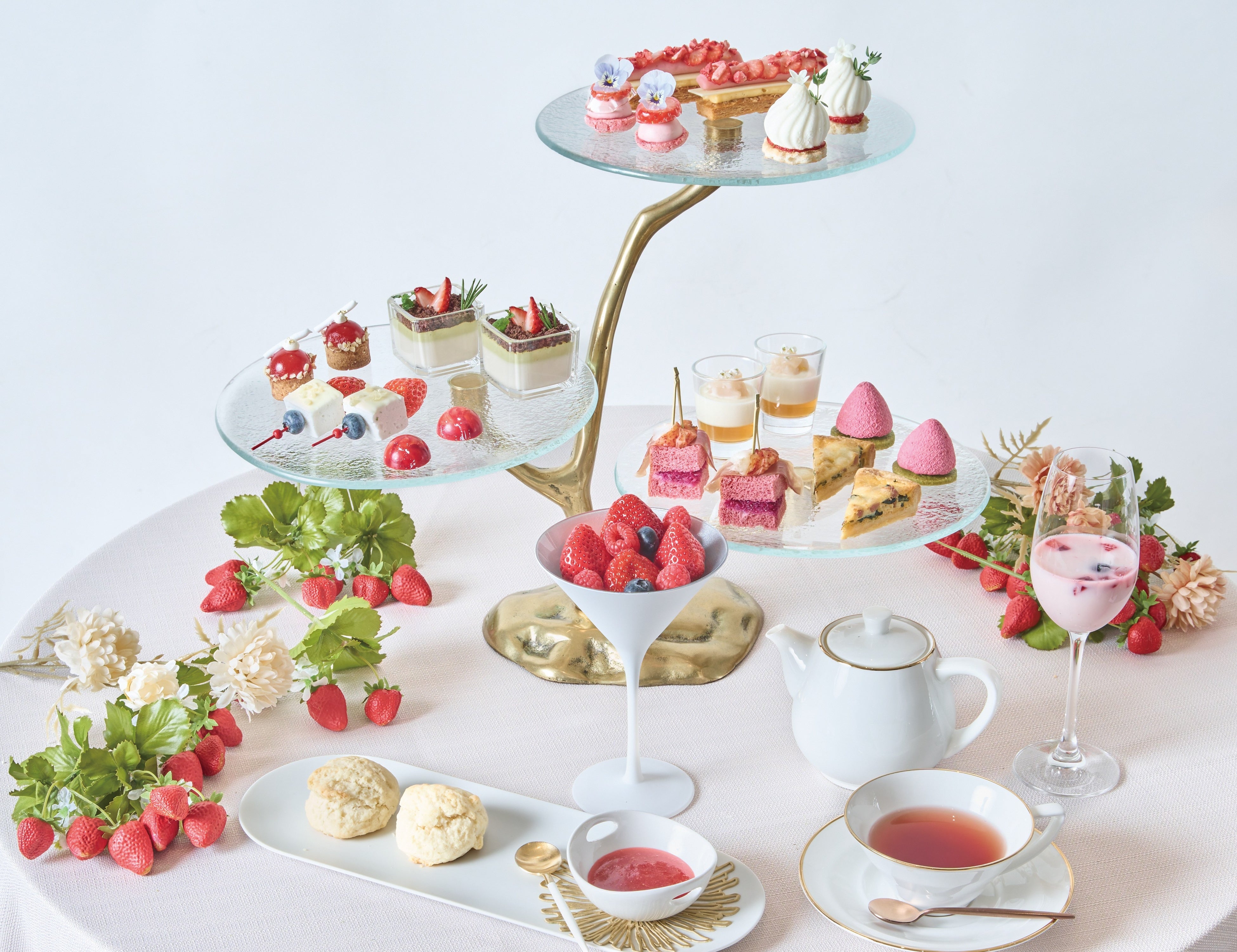 TIAD, AUTOGRAPH COLLECTION　愛知のブランドいちご舞苺（まいいちご）を味わうストロベリーアフタヌー...