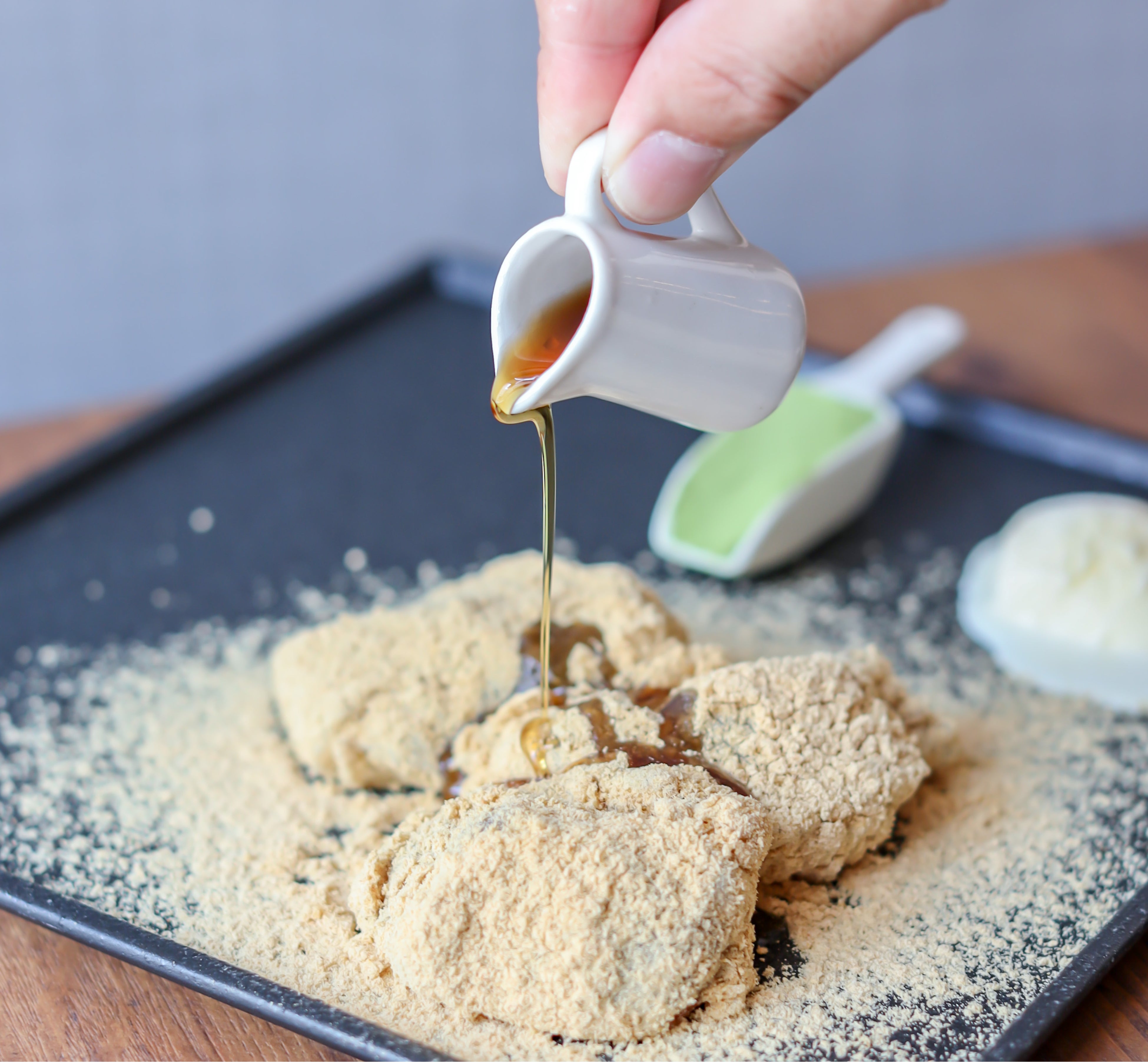 黒蜜(別売り)をかけて食べるのがオススメです！