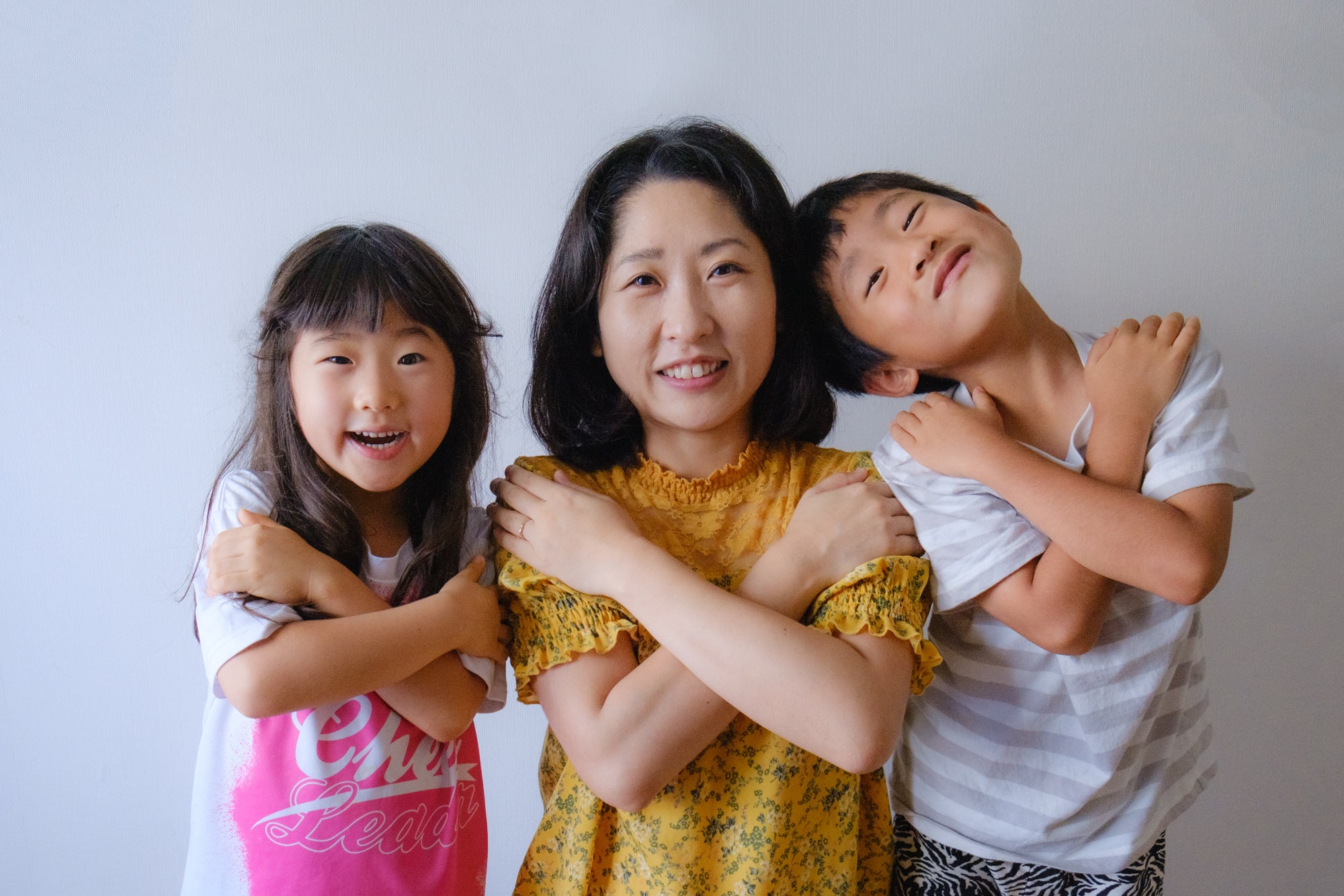 家族みんなでセルフハグ