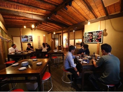 店舗内観　カウンター席も