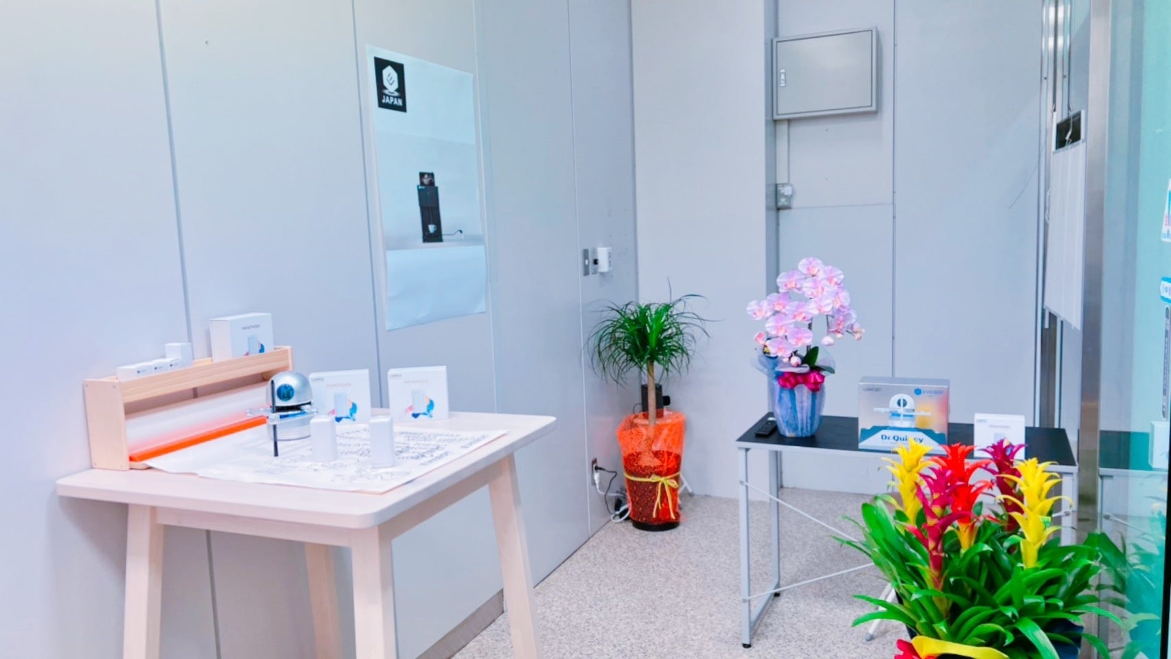 店内はすっきりと明るい雰囲気がある「EVEBOT JAPAN Nagoya Gallery」