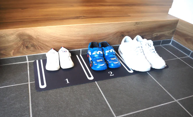 AQLOLO・月極シューズパーキング