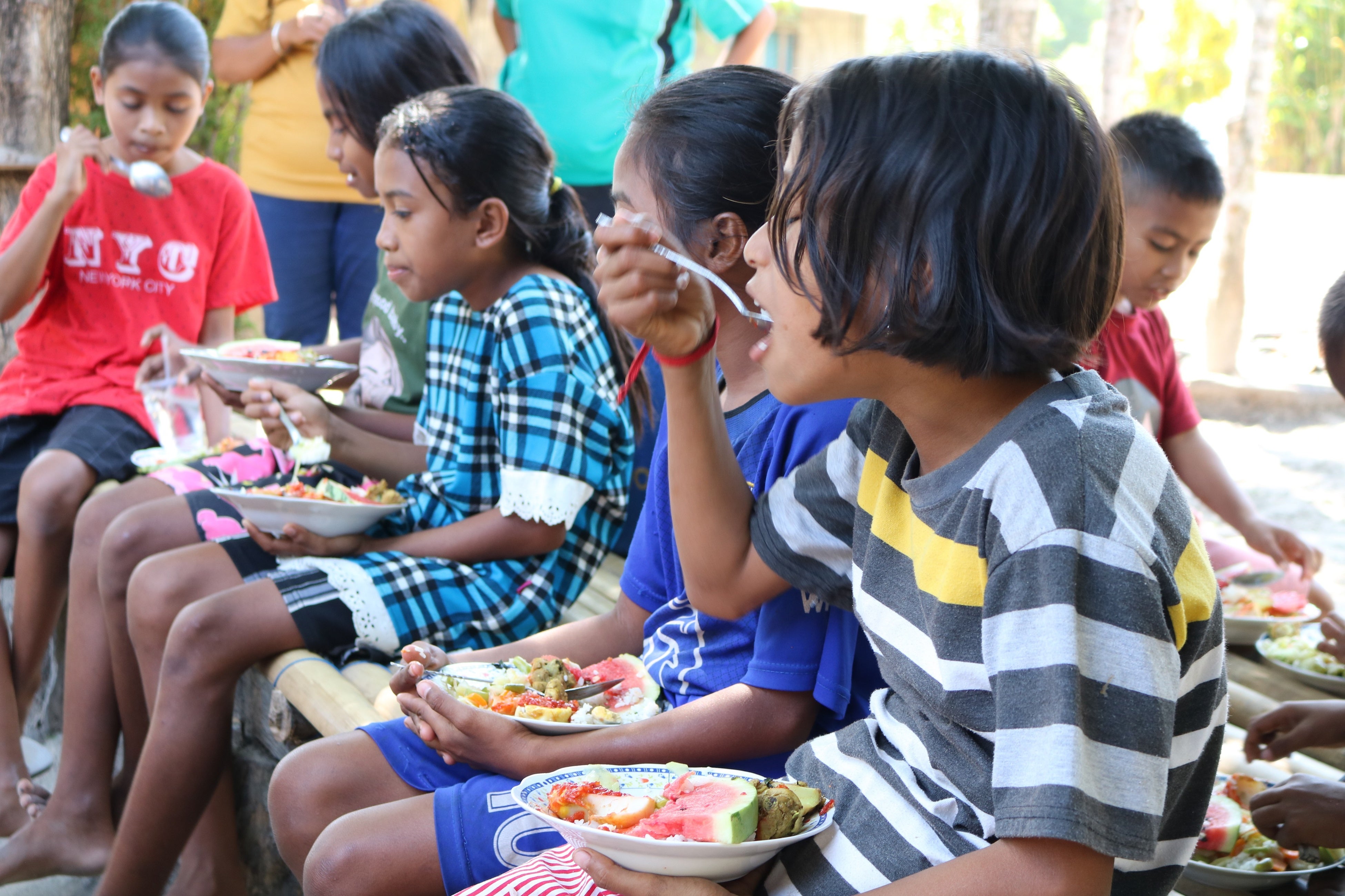 空腹を満たすだけではなく栄養バランスについても学びます
