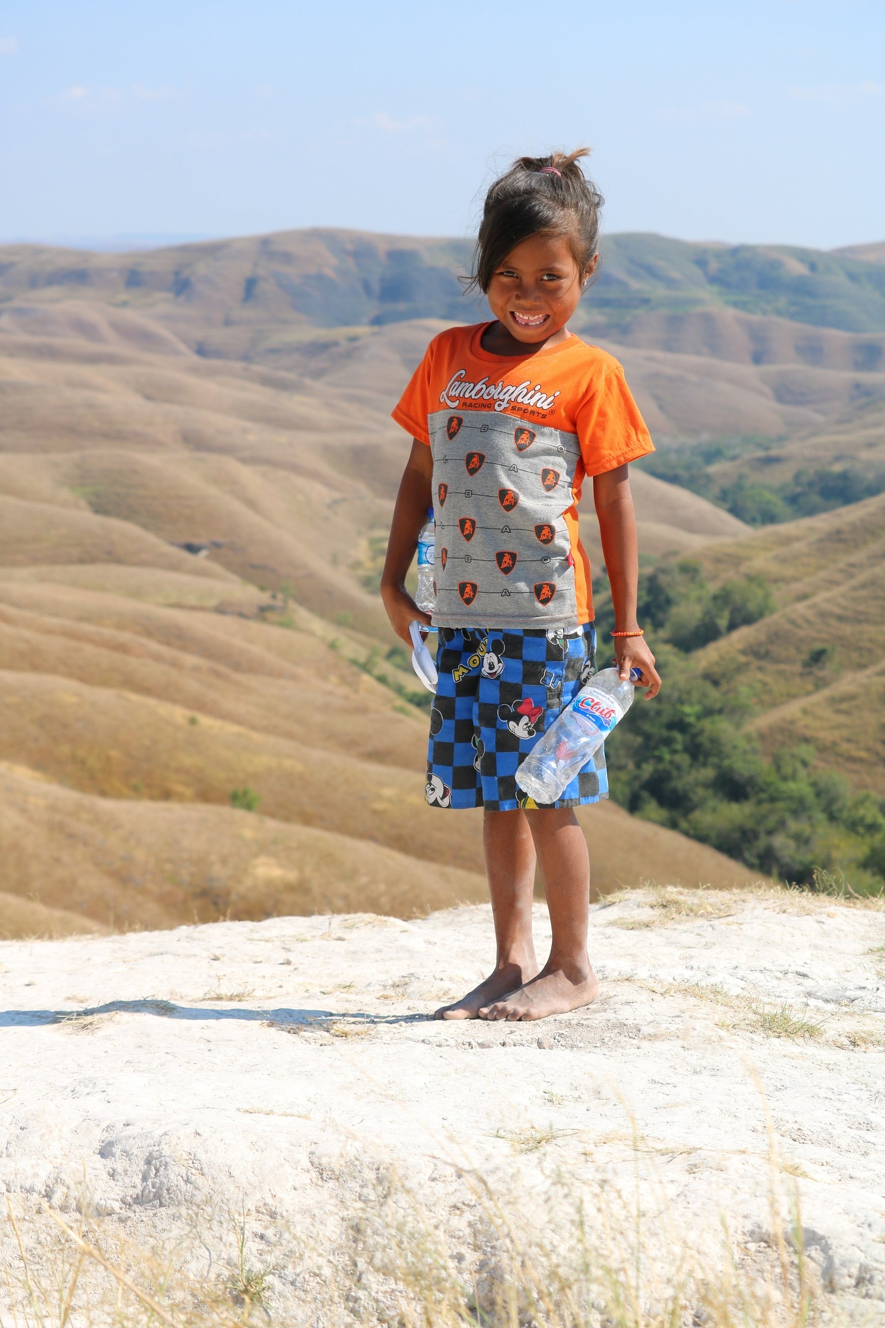 乾季が長いスンバ島：雨は３ヶ月しか降らず荒地が広がる
