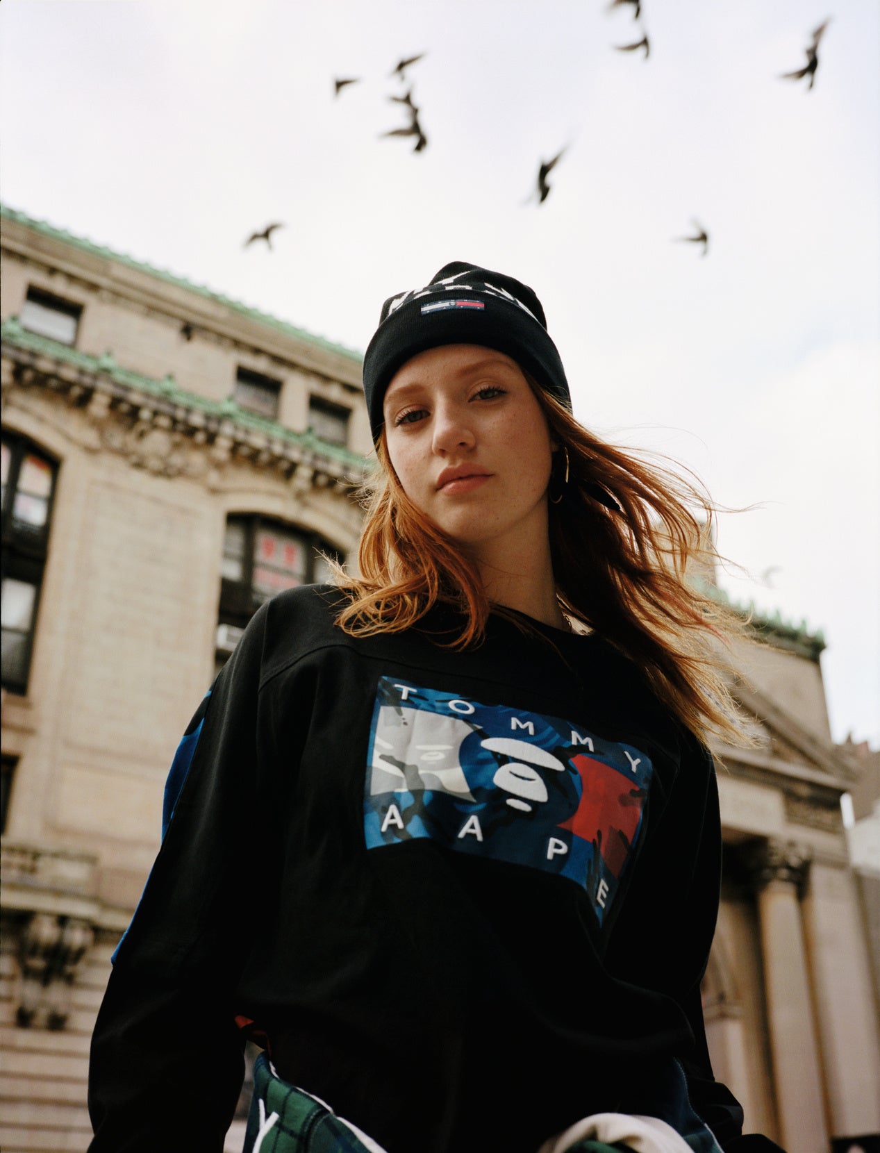 エイプスカジャン　トミー FASHION] トミー ジーンズxAAPE BY *A BATHING APE® カプセル