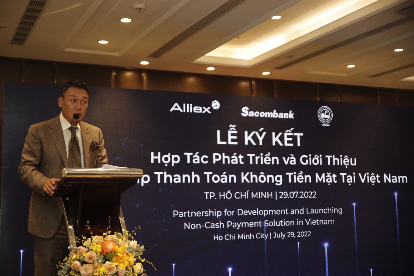 ザ・レヴェリー・サイゴンで行われた調印式の様子