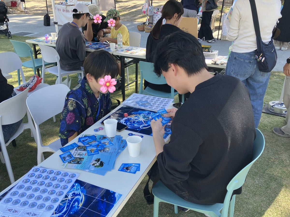 高校生が約3カ月でカードゲームを1から開発、須磨海浜公園で海のゴミ問題を遊びながら学ぶイベントを主催