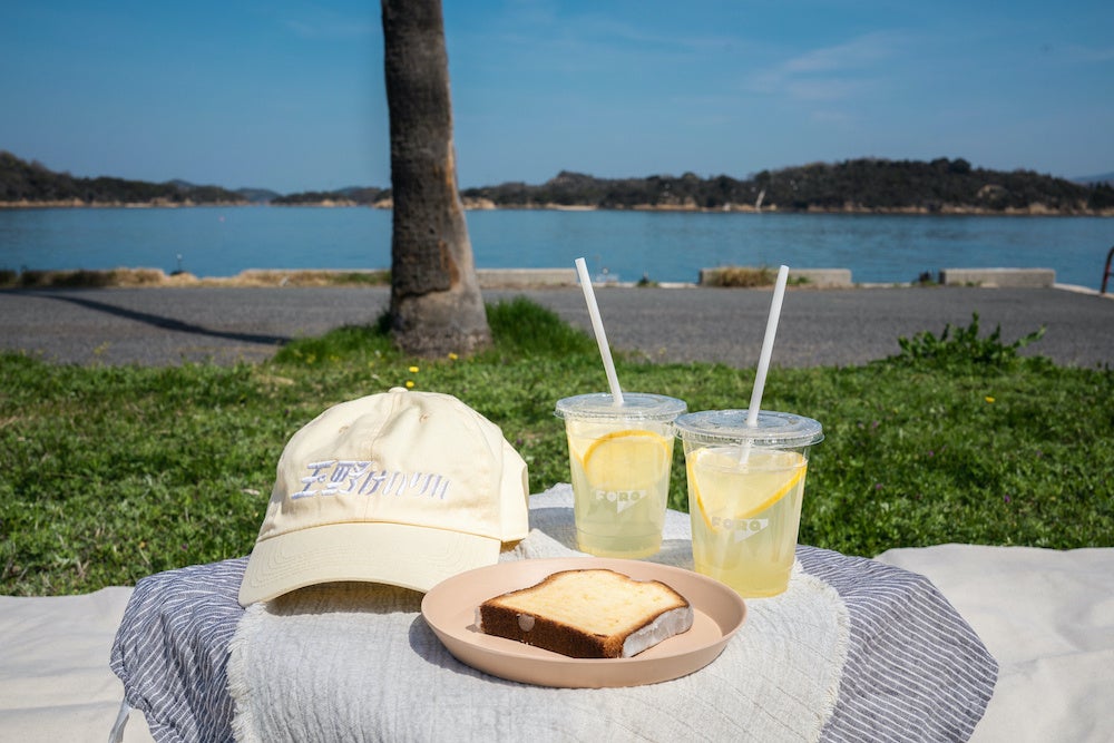 オリジナルグッズと共に