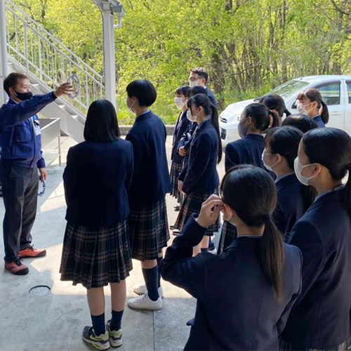 授業工場見学の様子