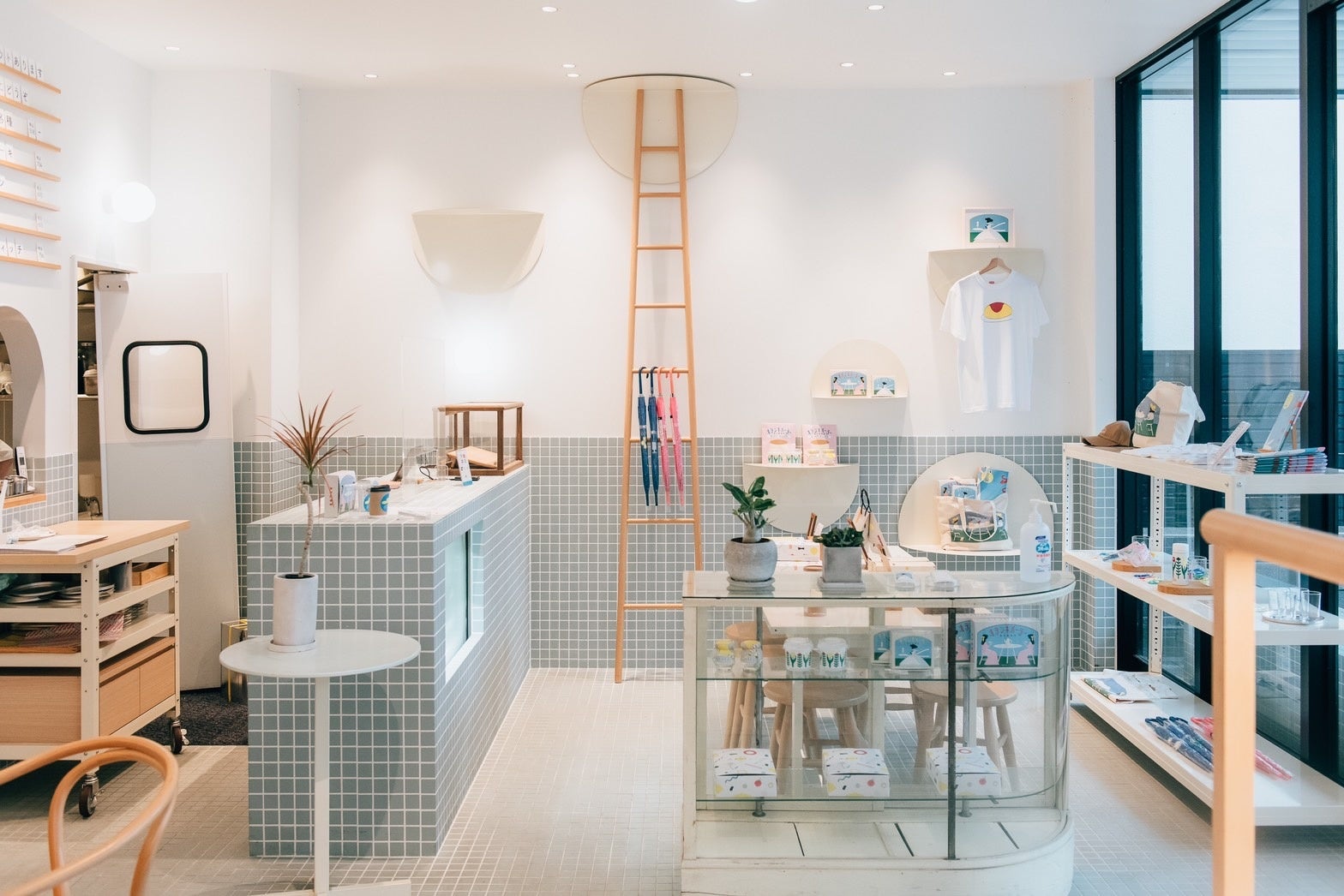 店内様子①物販コーナー