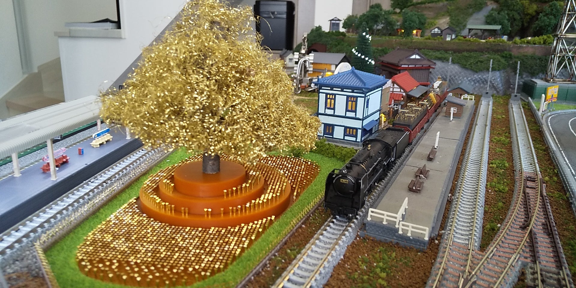 電子デバイス検査業界の小さな日立を目指す私たちのシンボルツリー