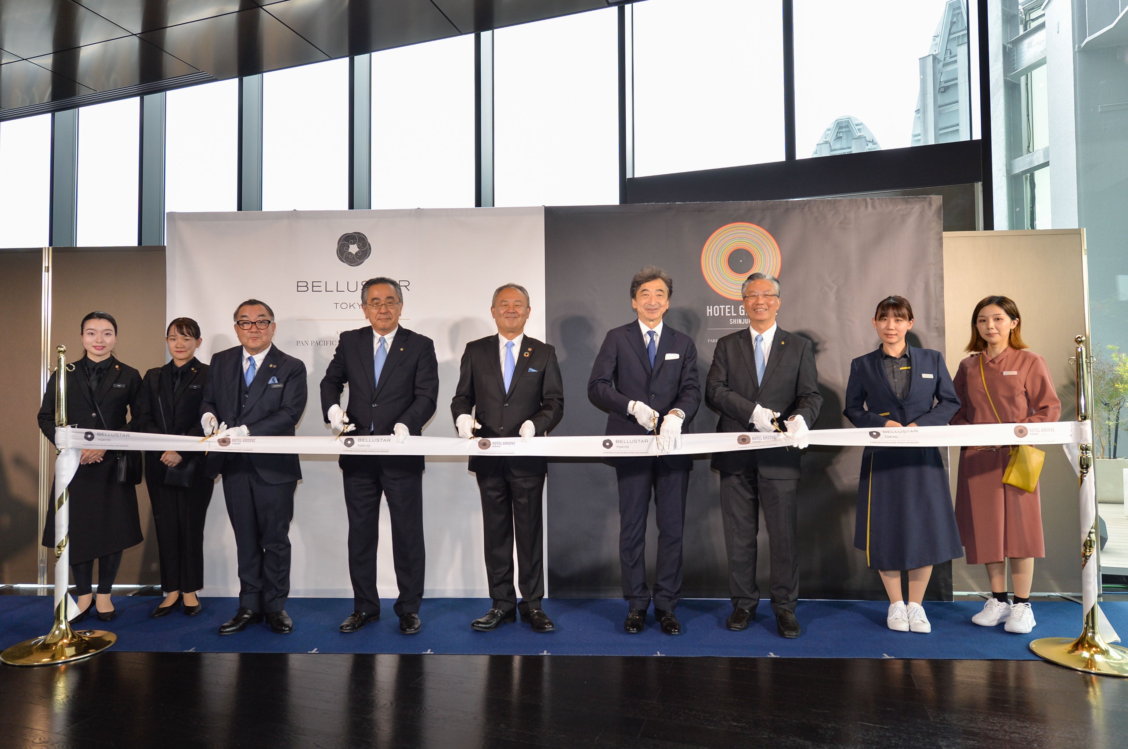 ▲ホテル開業時のテープカットの様子