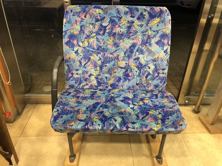 東急バスの1/80サイズの模型や廃車部品を活用したグッズが東京都