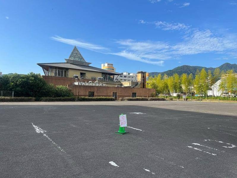 ▲安全講習会場　「旧北浜テルマス　駐車場」