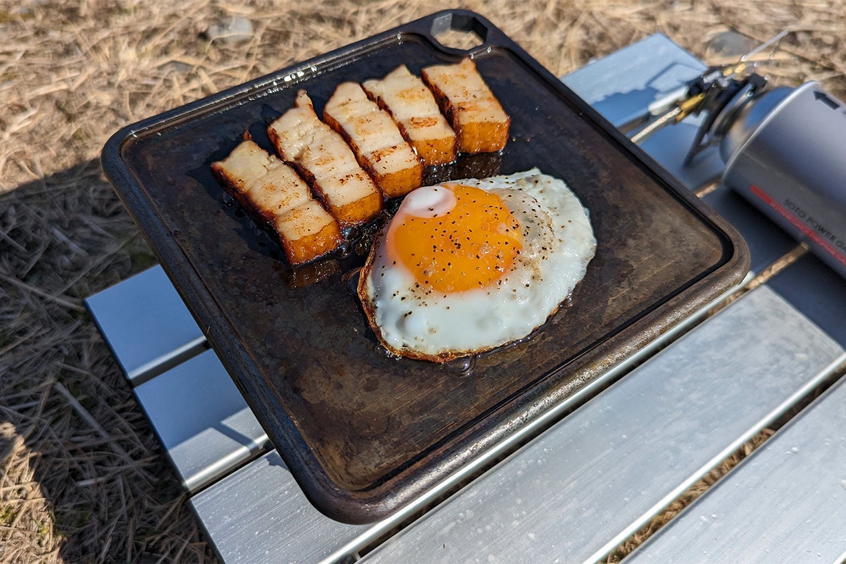 ベーコンと目玉焼き