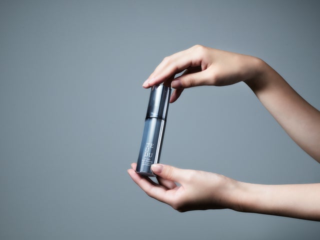 待望の再生医療スキンケア※1 最高濃度※2 iPS細胞培養上清液※3配合 待望の再生医療スキンケア※1 最高濃度※2 iPS細胞培養上清液※3配合