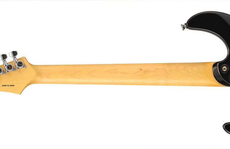 スリムなCシェイプネック