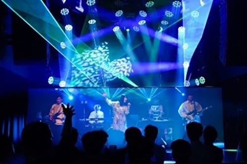 音楽ユニット「ORESAMA」のDistance Viewingの様子（2020年10月開催）