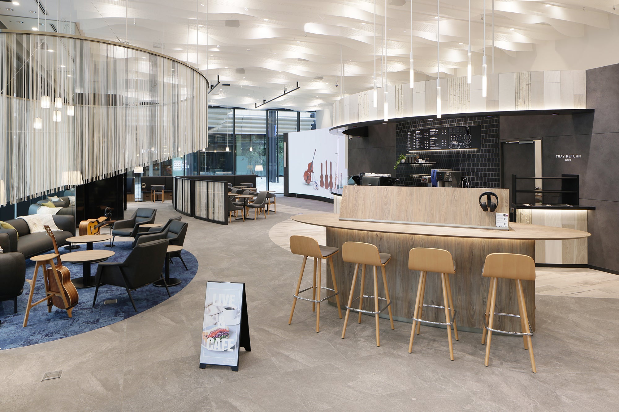 「ライブ＆カフェ（2階）」