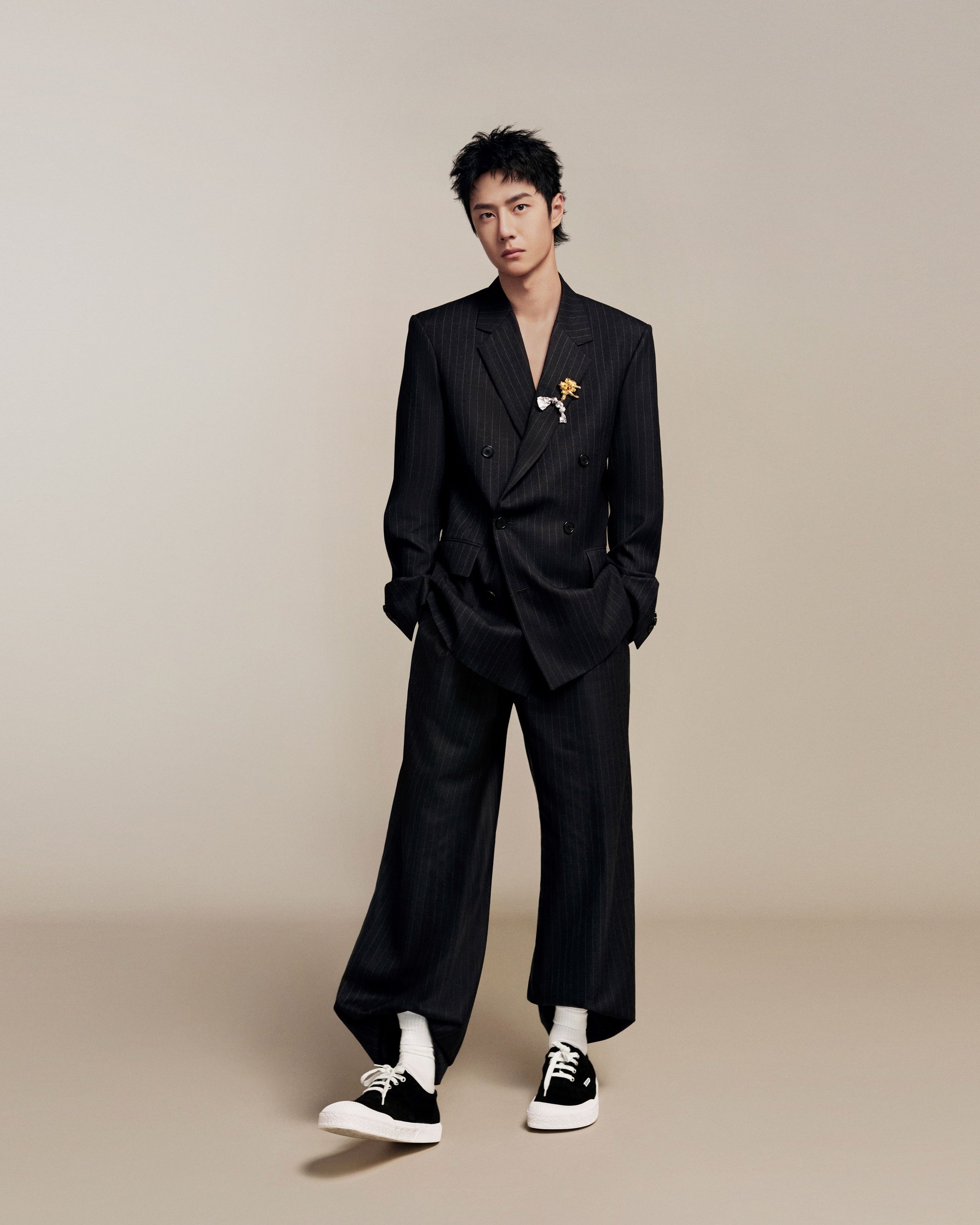 ✨ほぼ未使用✨LOEWE ロエベ ネクタイ アナグラム ブルー ハイブランド ロエベ(LOEWE)ロエベ アナグラム カーディガン 衣料品 トップス