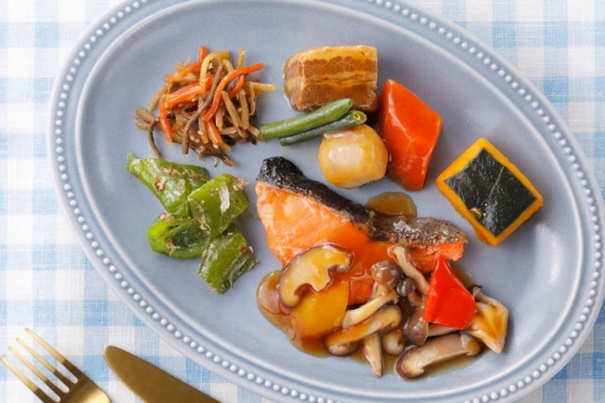 ボリューム満足　おかず5種類入