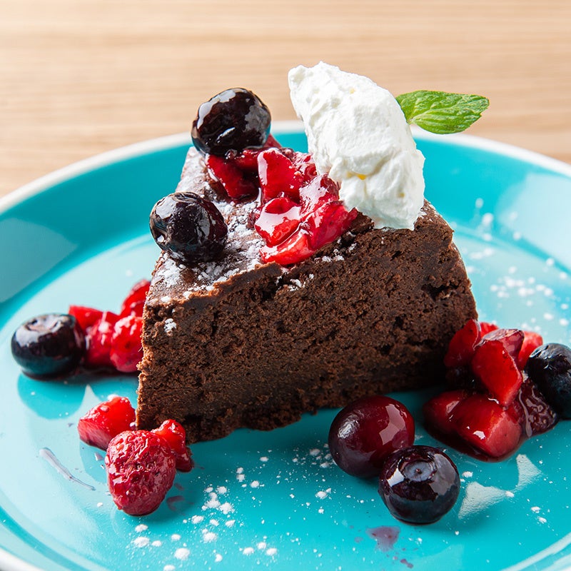 ガトーショコラ　ドリンクセット900円(税込) リンツのチョコレートを使用していて濃厚な味わい