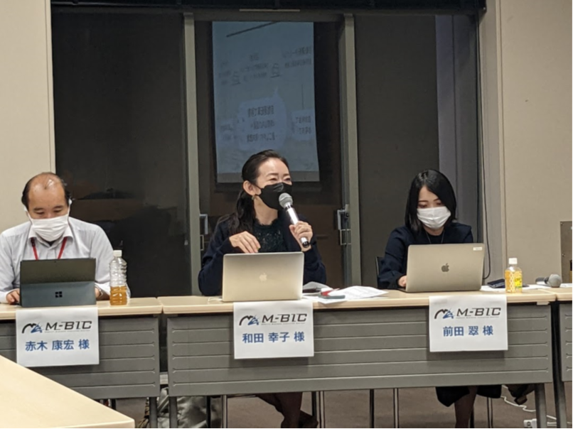 中間プレゼン会での審査員との質疑応答（撮影協力：同志社大学）