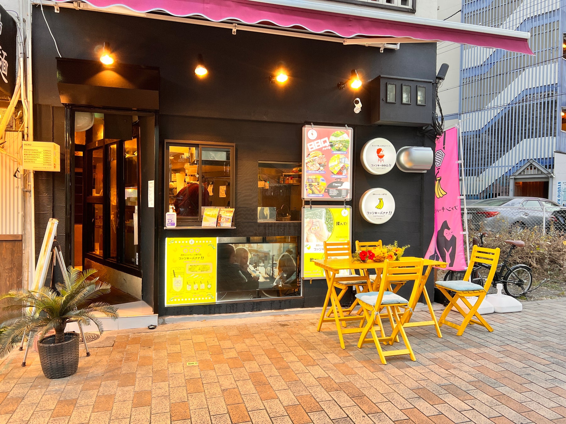 ファンキーバナナ!!発祥の本店フラワーロード店(兵庫県神戸市中央区)