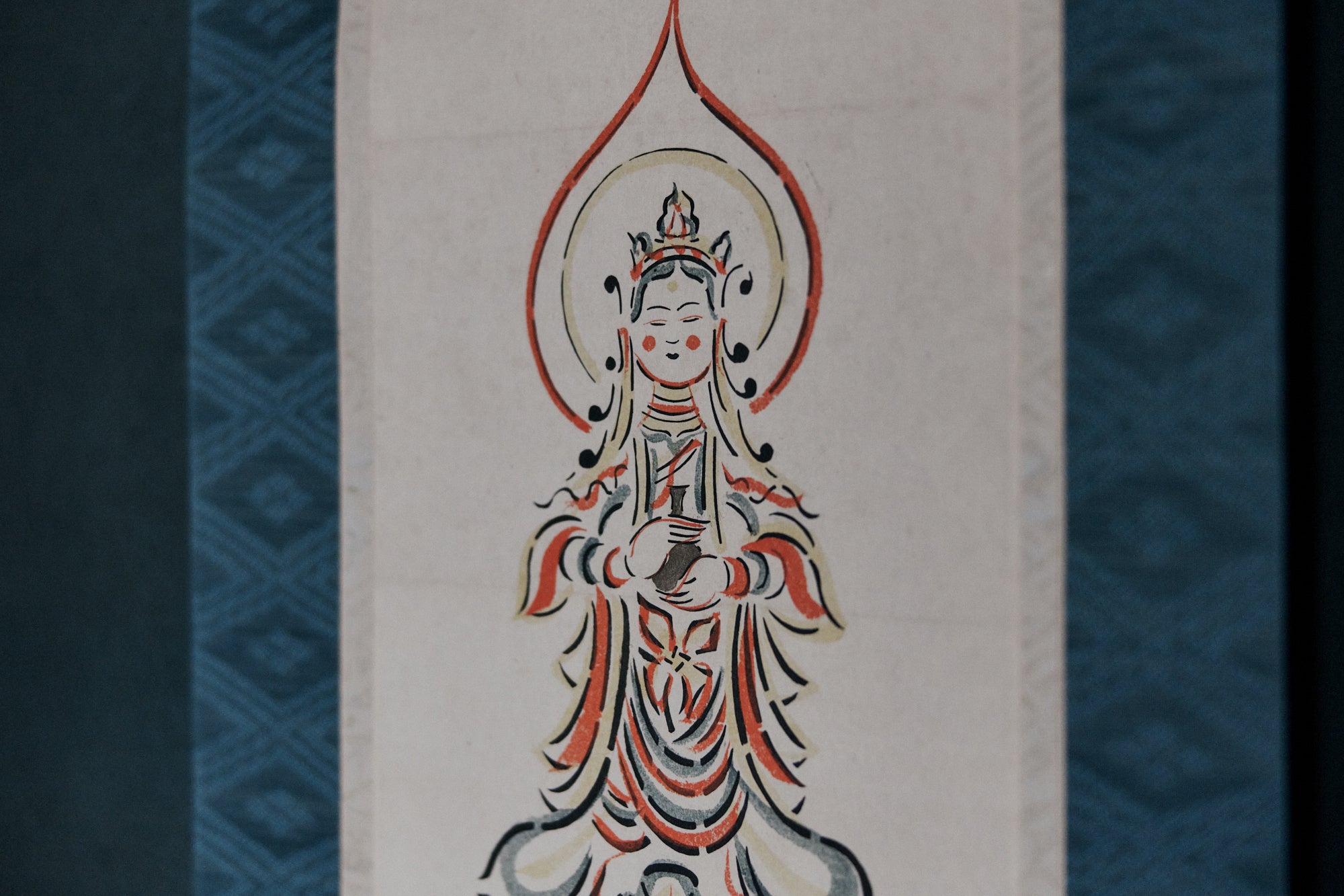 民藝運動の中心を担った作家の一人の「芹沢 銈介」による掛け軸