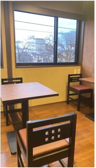 広々と落ち着く店内