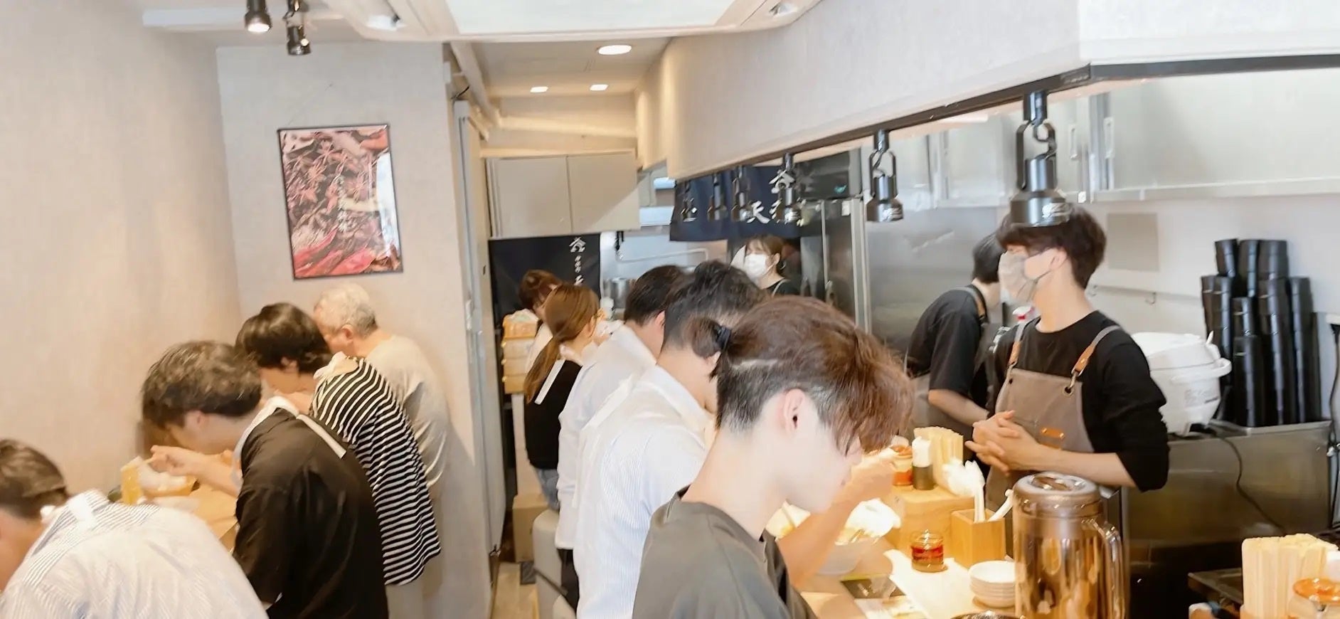 元ラーメン店をリニューアルし、鰻の成瀬 神保町店オープン（ラーメン店店内の様子）