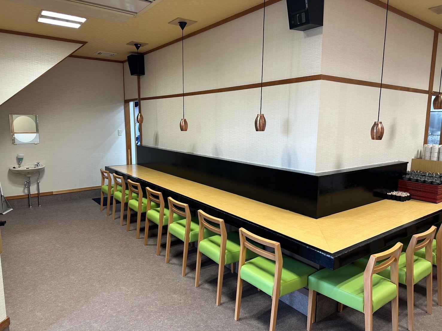 カウンター席もたっぷりあるのでお一人様大歓迎です！