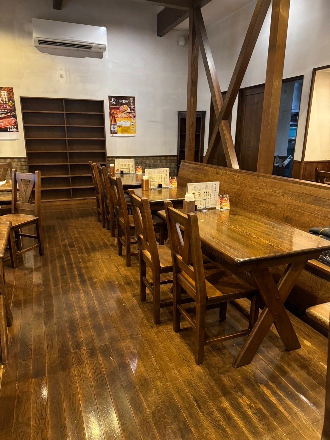 お一人様からご家族連れまで入りやすい店内