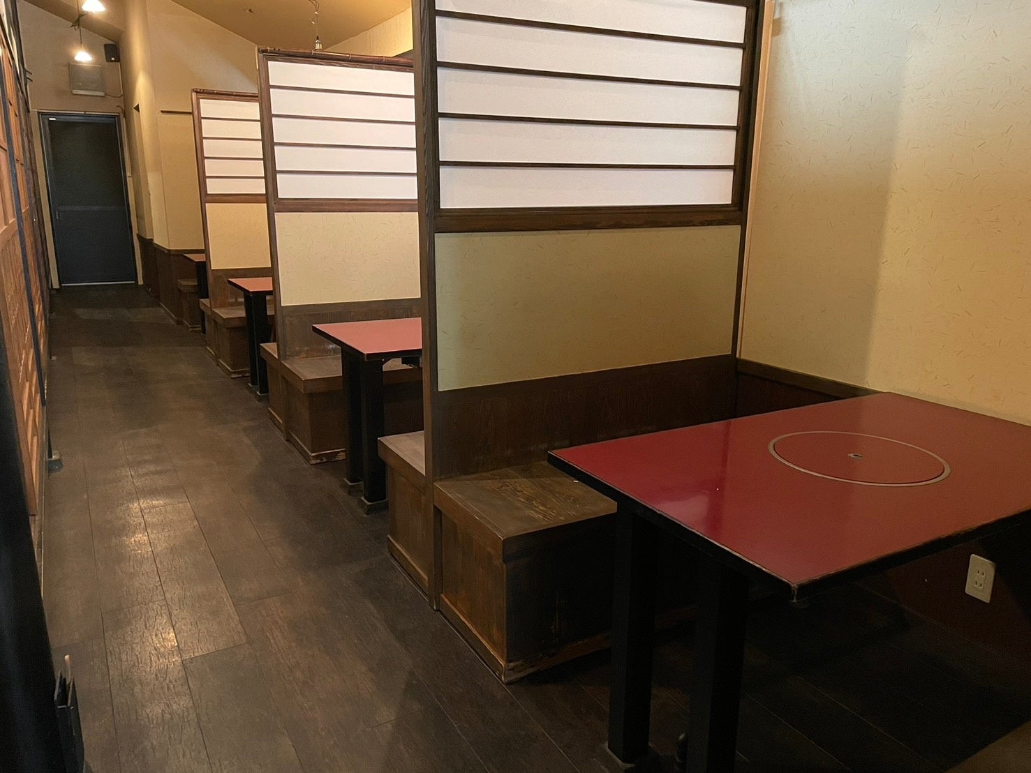 ご家族連れでも入りやすい店内です