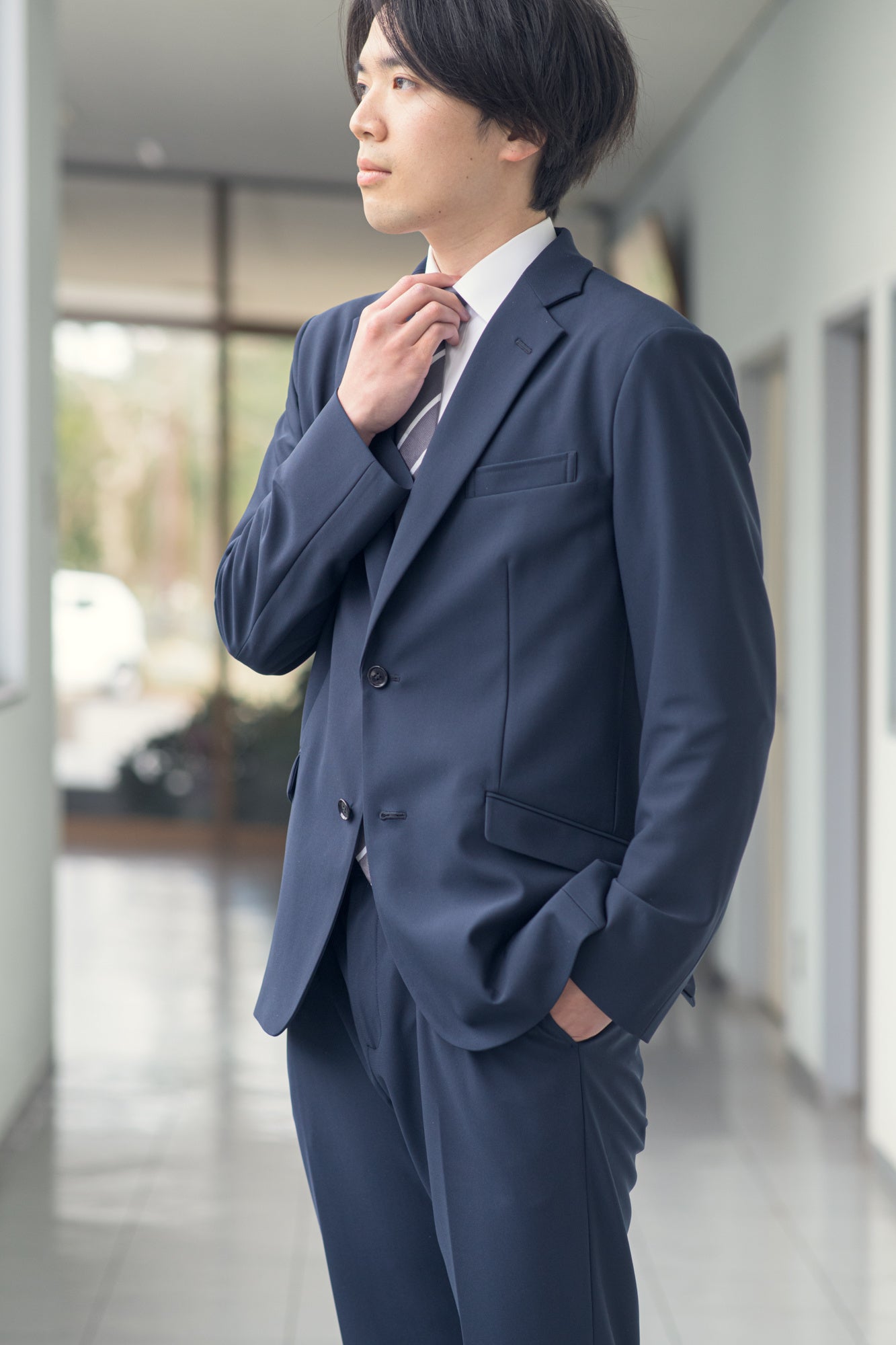 サスティナブルスーツモデル着用２