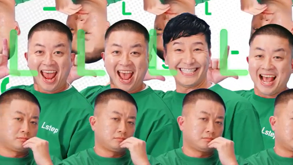 松尾さんの笑顔とアンニュイな表情が笑いを誘うシーン