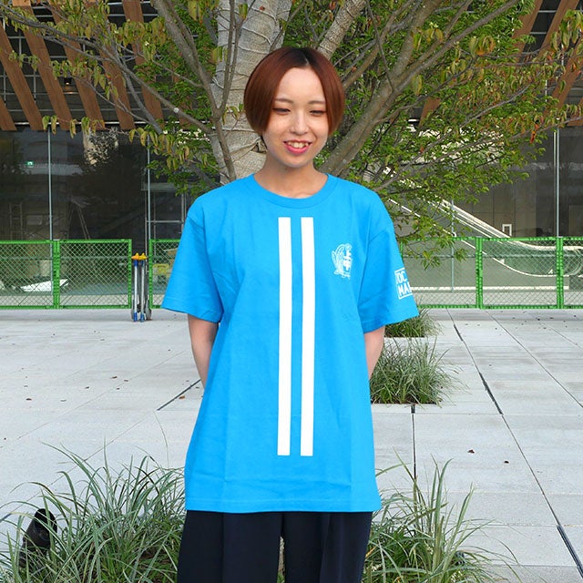 上中ジャージの特徴である水色に二本の白線を大胆にあしらってみました。