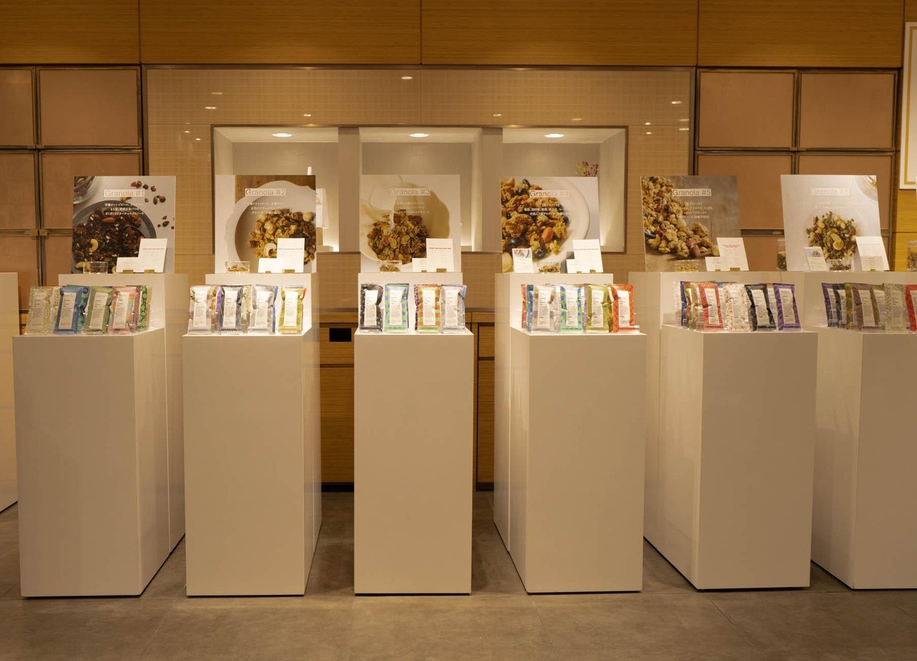 日本橋三越本店でのPOPUP　アンドオアグラノーラ
