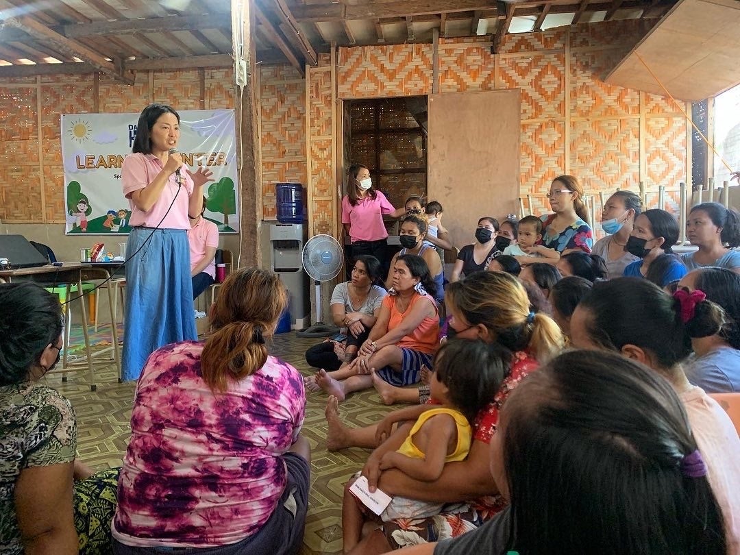 支援地区での説明会の様子