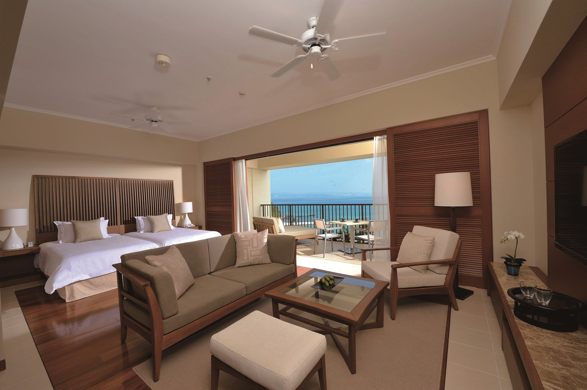 客室「クラブデラックス オーシャン（54平米）」