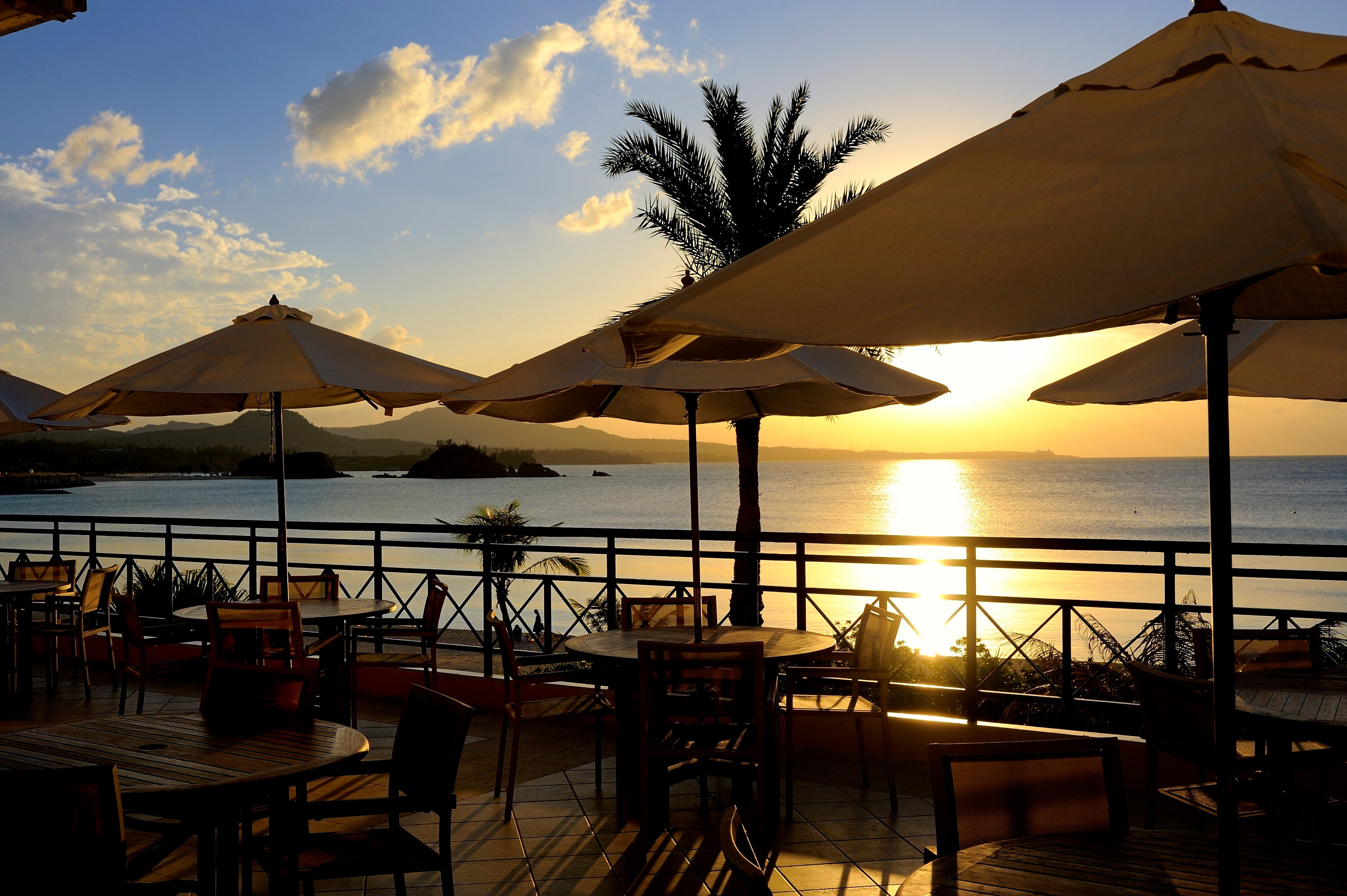 カフェテラス「ラ・ティーダ」