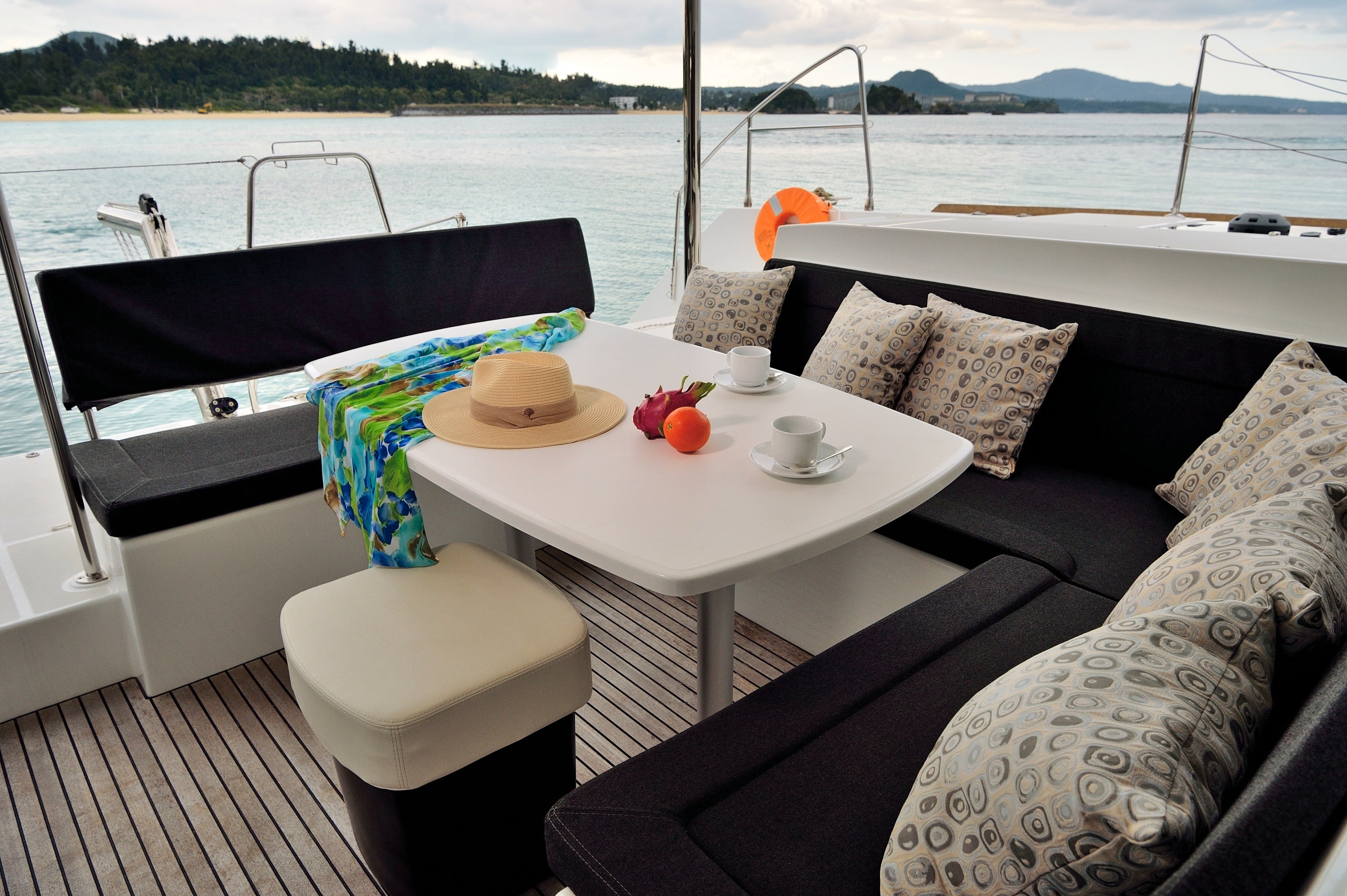 ラグジュアリーヨット船内（イメージ）