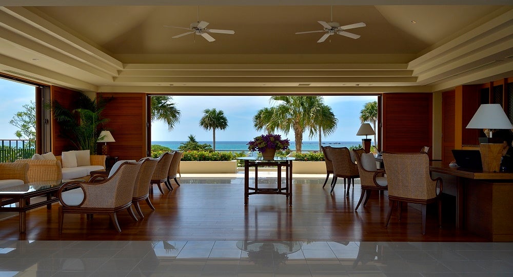 姉妹ホテル「ジ・ウザテラス ビーチクラブヴィラズ」