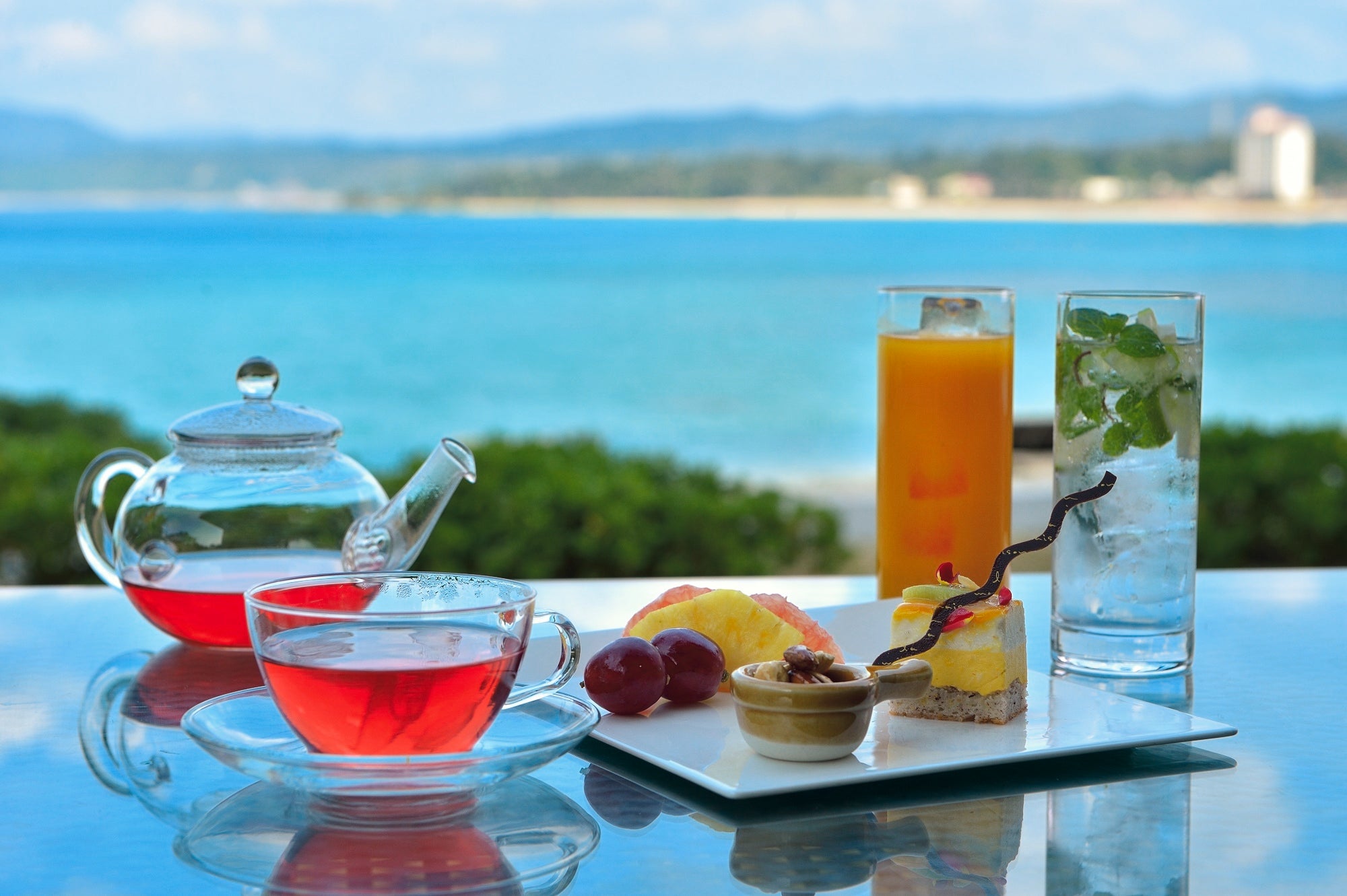 ザ・テラスクラブ アット ブセナ「ライブラリーラウンジ＆バー」ティータイムイメージ