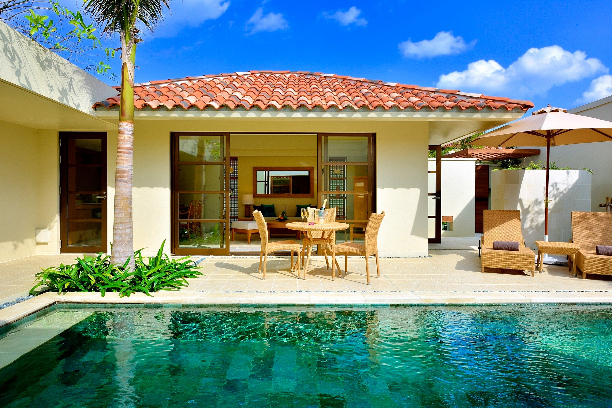 カップルや幼児のお子様連れにおすすめの「クラブプールヴィラ 1ベッドルーム」